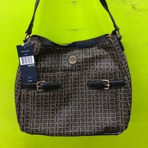 Brand New Tommy Hilfiger Purse (with 80$ tags)
